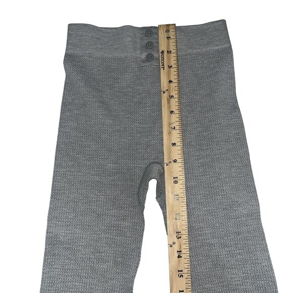 Fabletics Sz XS Gray Cable Knit 7/8 Legging - Picture 7 of 10